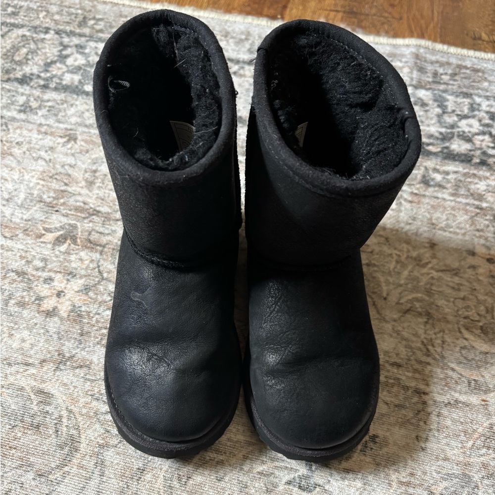 UGG Black Boots Little kids Size 11 Wool Lining